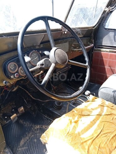 GAZ 69-8