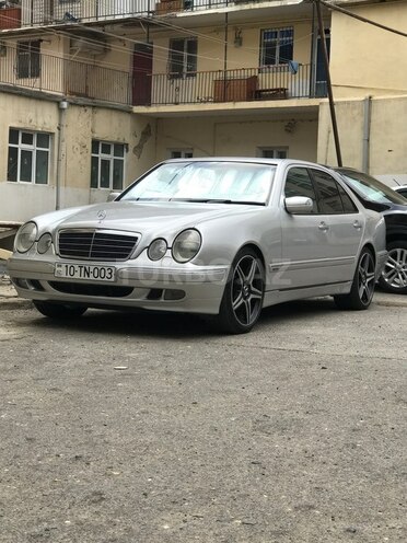 Mercedes E 320-2