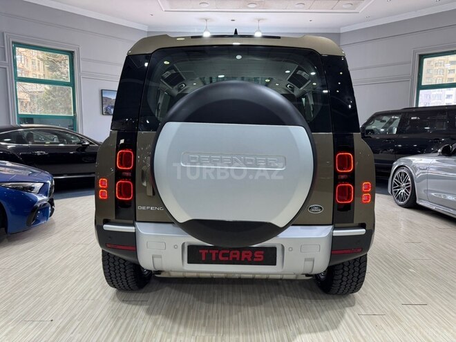 Land Rover Defender-4