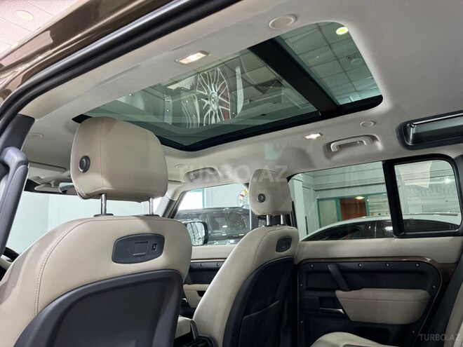Land Rover Defender-11