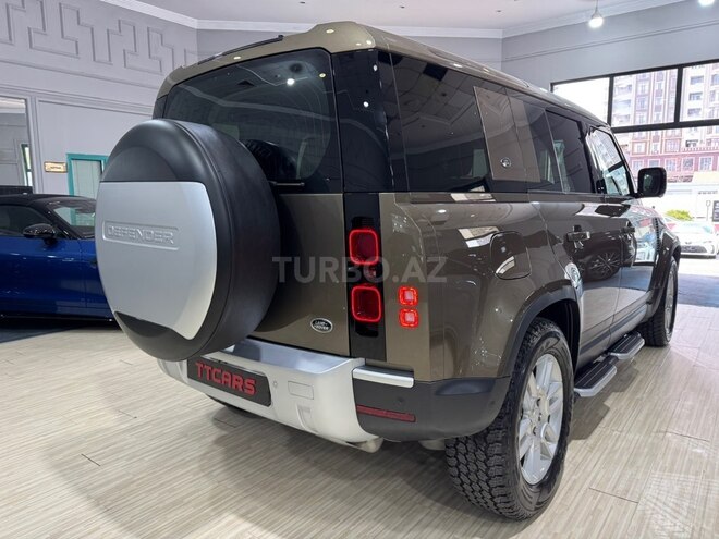 Land Rover Defender-5