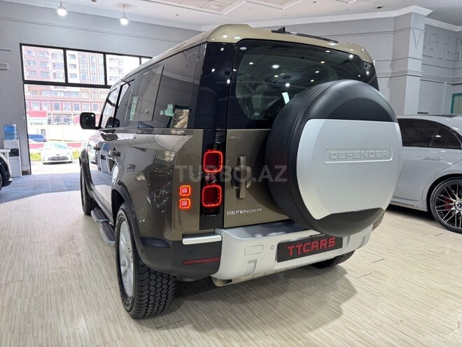 Land Rover Defender-6