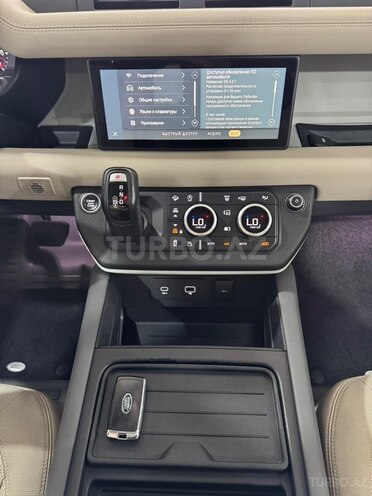 Land Rover Defender-17