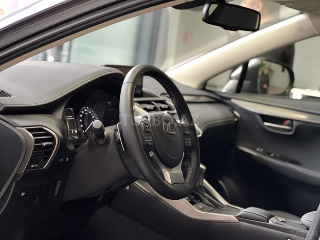 Lexus NX 300h-15