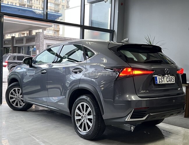 Lexus NX 300h-9