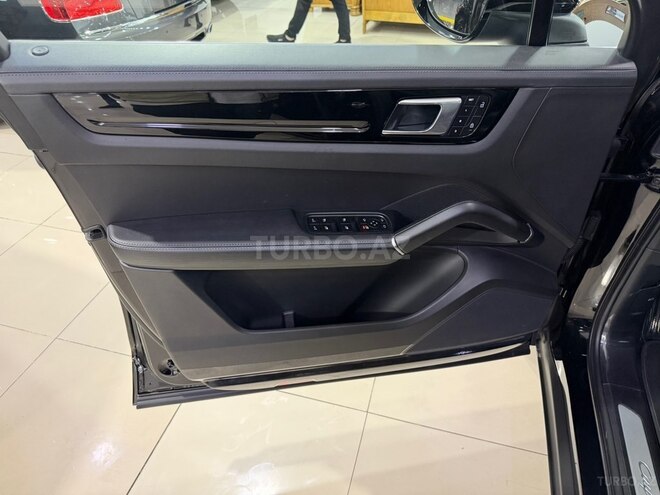Porsche Cayenne-14