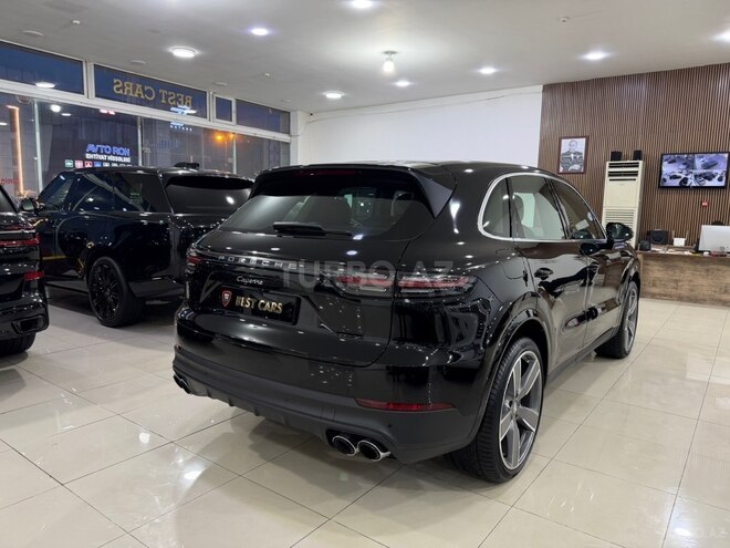 Porsche Cayenne-5