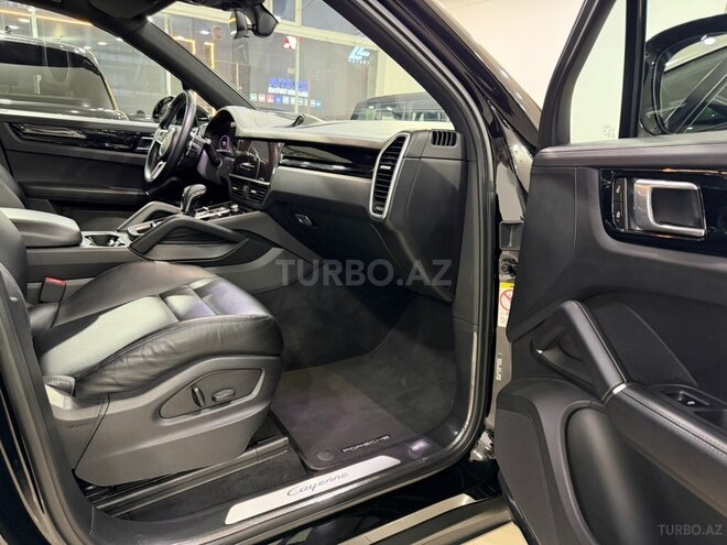 Porsche Cayenne-17