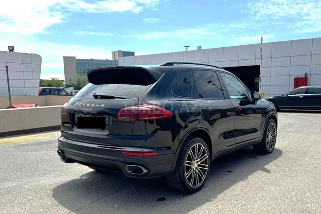 Porsche Cayenne-12