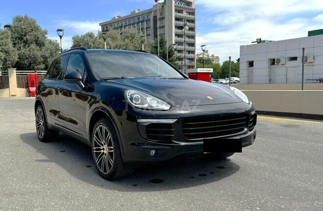 Porsche Cayenne-1