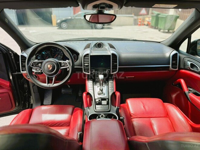 Porsche Cayenne-2