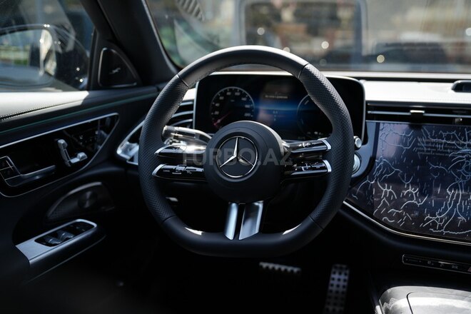 Mercedes E 300-10