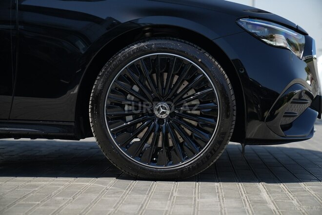 Mercedes E 300-4
