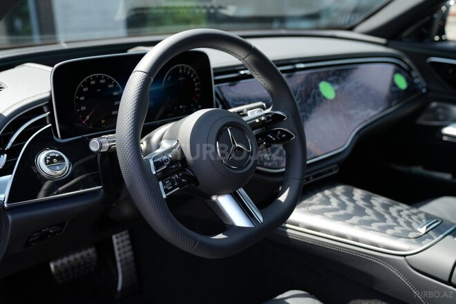 Mercedes E 300-9