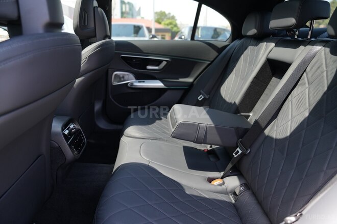 Mercedes E 300-15