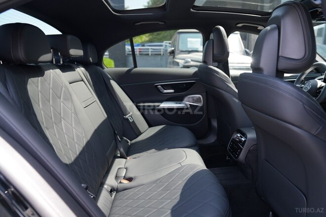 Mercedes E 300-14