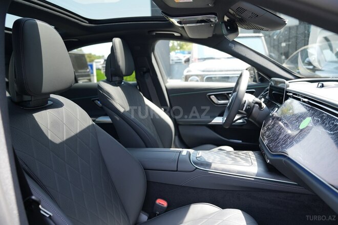 Mercedes E 300-13