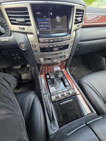 Lexus LX 570-17