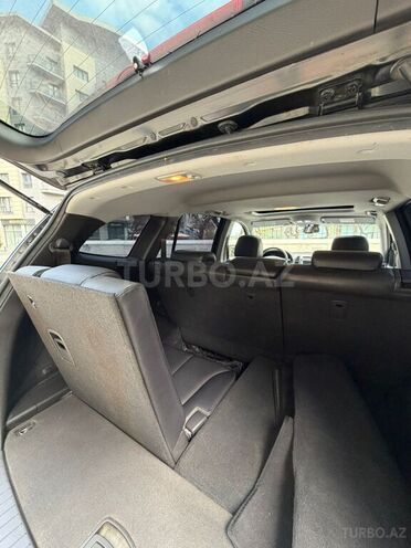 Hyundai Santa Fe-10