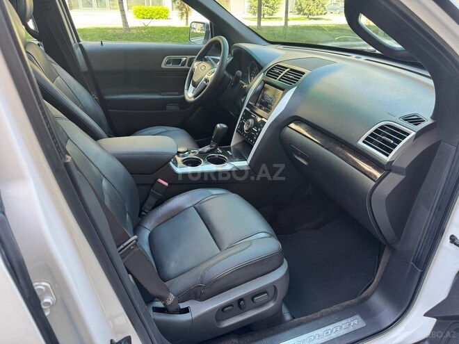 Ford Explorer-10