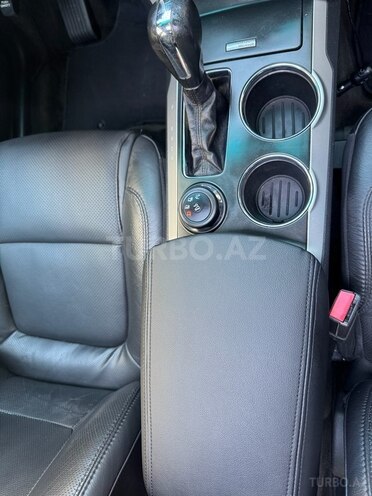 Ford Explorer-8