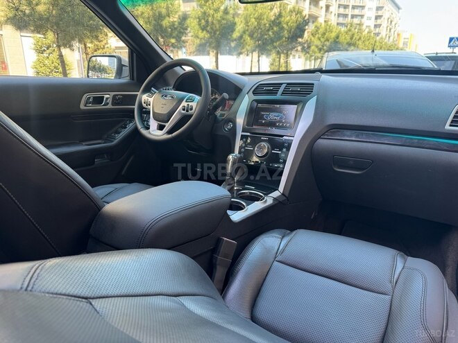 Ford Explorer-9