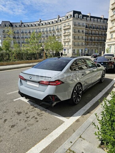 BMW 530e-6