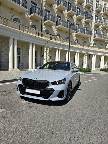 BMW 530e-10