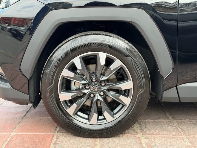 Toyota RAV4-34