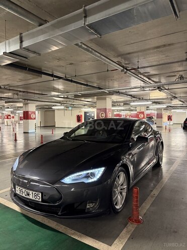 Tesla Model S-5