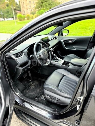 Toyota RAV4-6