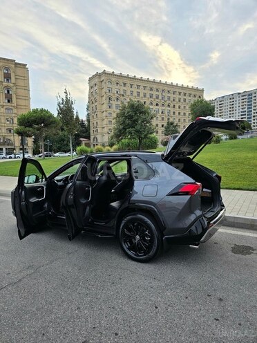 Toyota RAV4-9