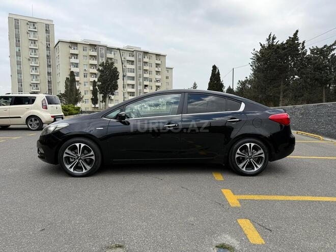 Kia Cerato-5