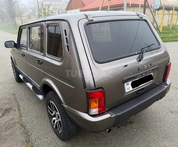 LADA (VAZ) Niva-8