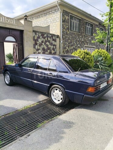 Mercedes 190-9