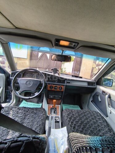 Mercedes 190-10