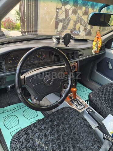 Mercedes 190-12