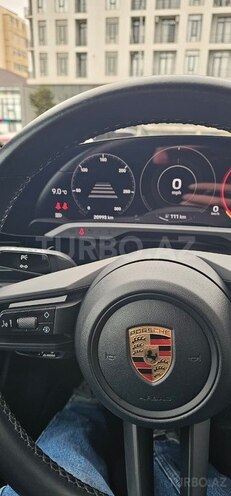 Porsche Taycan 4S-21