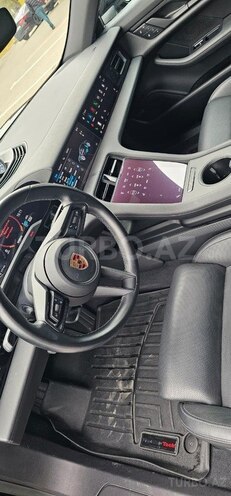 Porsche Taycan 4S-14