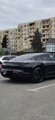 Porsche Taycan 4S-8