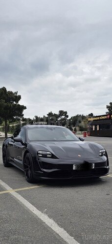 Porsche Taycan 4S-7