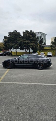 Porsche Taycan 4S-4