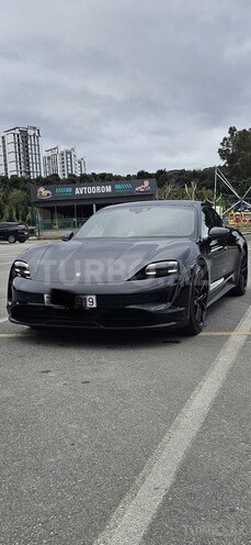 Porsche Taycan 4S-6