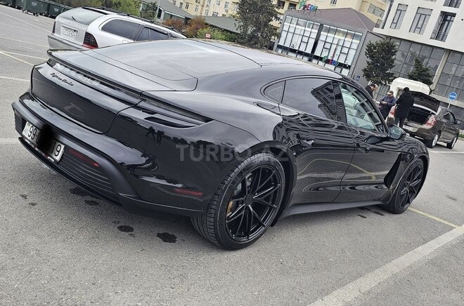 Porsche Taycan 4S-9