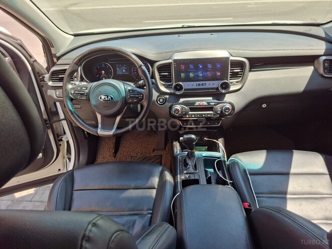 Kia Sorento-8