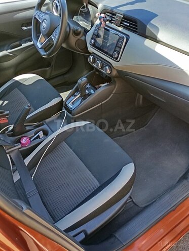 Nissan Versa-11