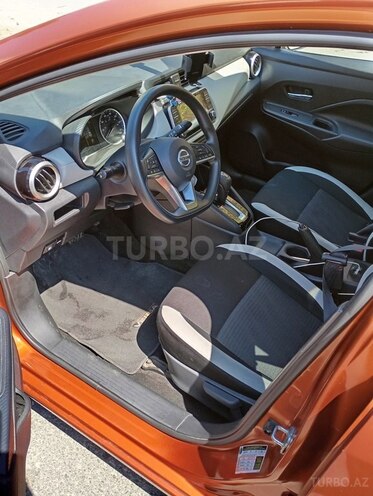 Nissan Versa-13