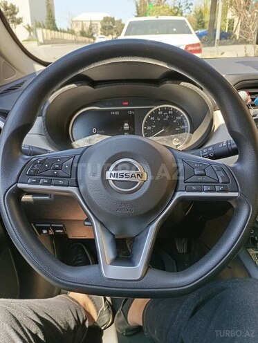 Nissan Versa-7