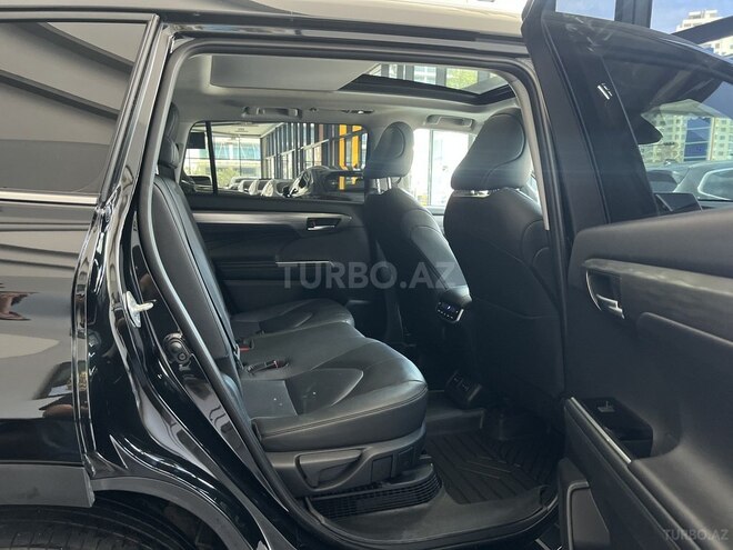 Toyota Highlander-12