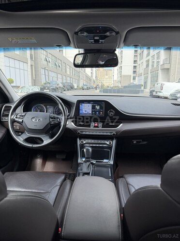 Hyundai Grandeur-3